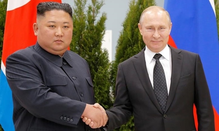 Lãnh đạo Triều Tiên Kim Jong-un (trái) gặp Tổng thống Nga Vladimir Putin vào tháng 4/2019