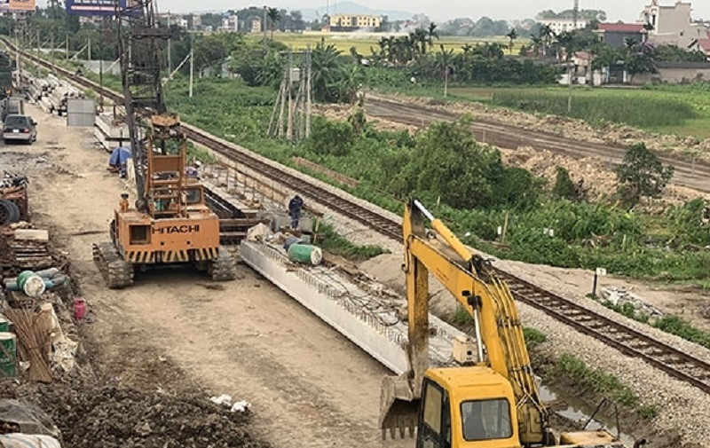 Với tốc độ đô thị hóa, nhiều công trình, dự án tại Hải Dương đang phải đối mặt với nhiều khó khăn, do nguồn cung đang khan hiếm, giá tăng cao khiến các doanh nghiệp lao đao gặp khó (ảnh báo Hải Dương)