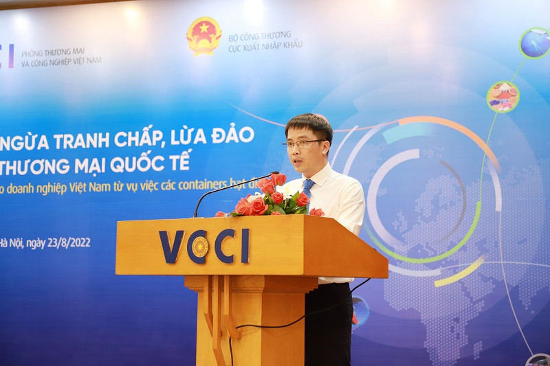 ông Đậu Anh Tuấn - Phó Tổng thư ký, Trưởng Ban pháp chế VCCI chia sẻ tại hội nghị