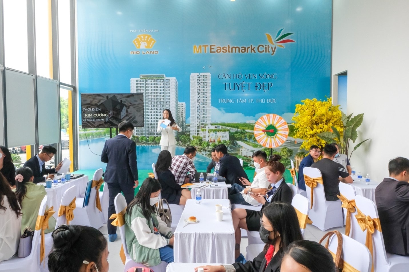 MT Eastmark City đưa ra giải pháp hỗ trợ lãi suất 0% và ân hạn nợ gốc lên đến 30 tháng (tương đương “trả thay” khách hàng toàn bộ lãi vay ngân hàng lên đến 1 tỷ đồng/căn hộ) 