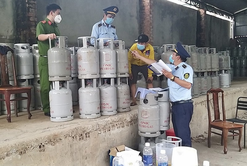 Vẫn còn tình trạng nhiều chai LPG chiếm dụng bị cắt tay mài vỏ, không được kiểm định và đưa ra thị trường có chiều hướng phức tạp và tinh vi hơn - Ảnh minh họa (Nguồn: QĐND)
