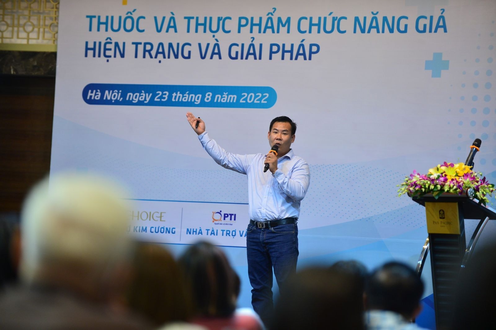 Phó Giám đốc Trung tâm Công nghệ chống hàng giả Nguyễn Ngọc Tâm (ảnh: Quốc Tuấn)