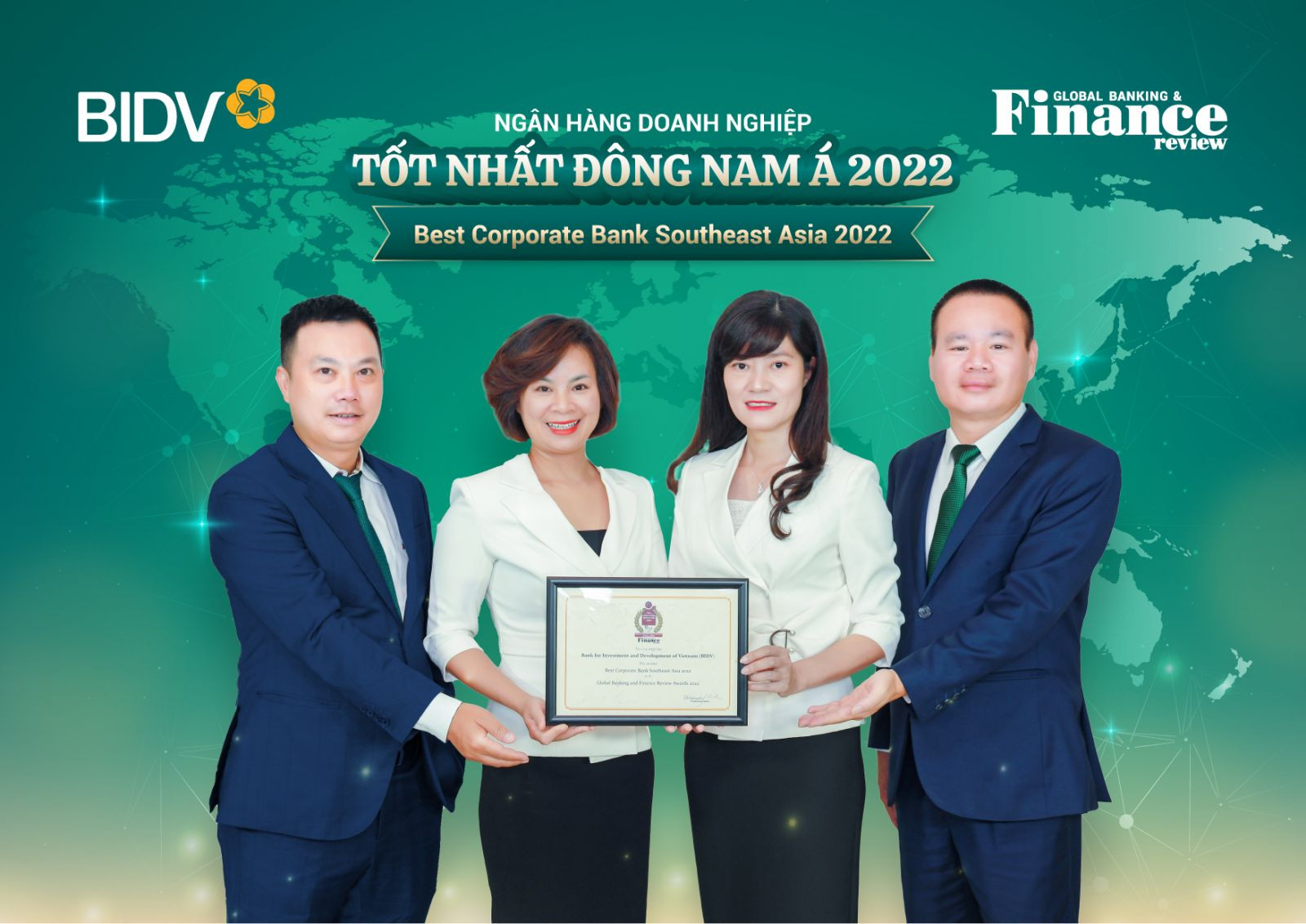 Đại diện BIDV nhận giải