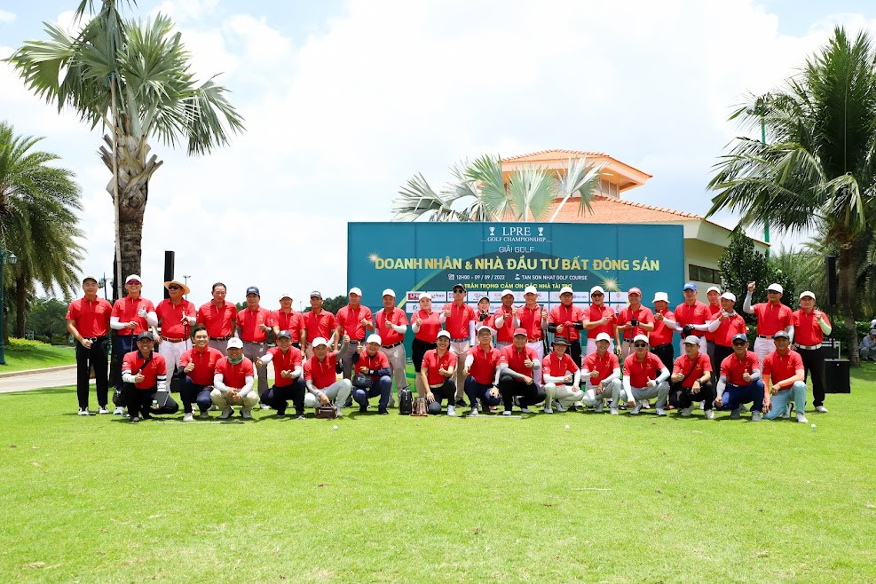 Giải golf Doanh nhân & Nhà đầu tư Bất động sản – LPRE Golf Championship 2022 khép lại thành công rực rỡ với sự tham gia thi đấu của 224 golfer là doanh nhân, giới trí thức và nhà đầu tư trên sân golf Tân Sơn Nhất.