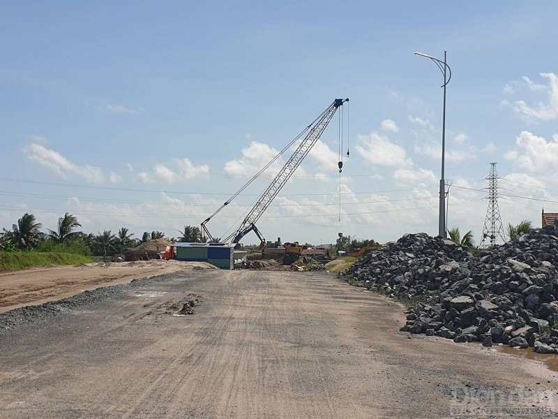 Công trường tại dự án tuyến đường ven biển Hải Phòng - Thái Bình đang thi công gấp rút