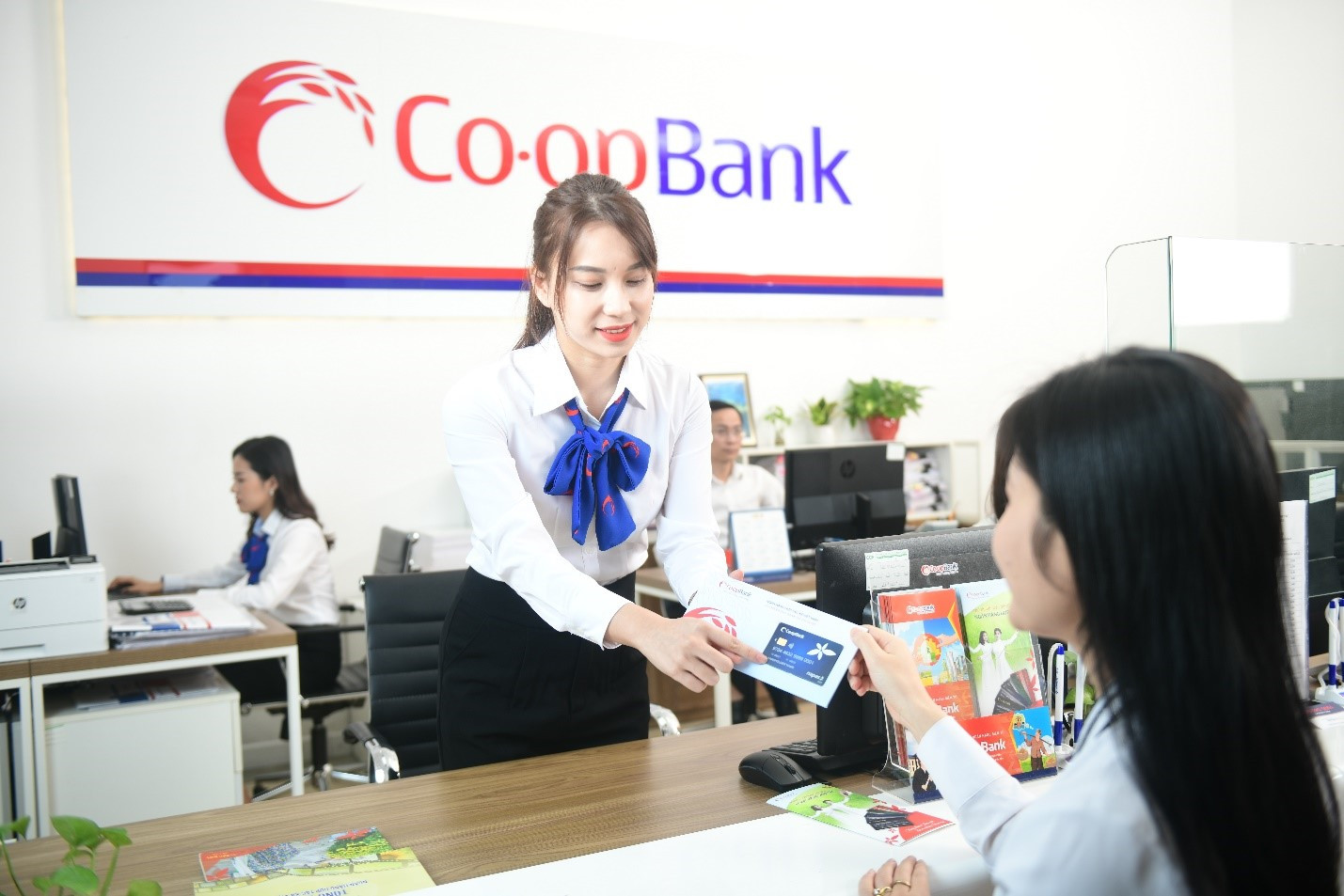 Co-opBank hỗ trợ hệ thống QTDND đẩy mạnh thanh toán không dùng tiền mặt, thực hiện chuyển đổi số…