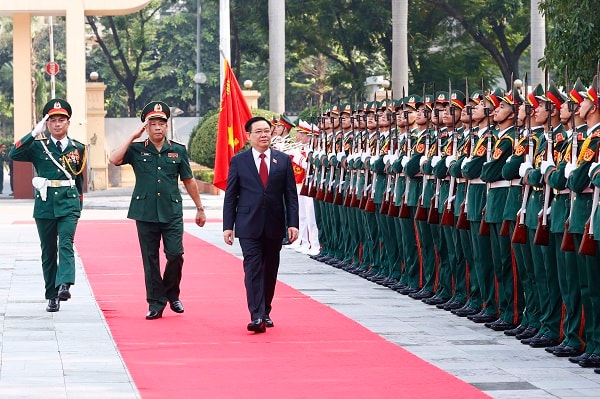 tăng cường quốc phòng, an ninh, bảo vệ vững chắc Tổ quốc Việt Nam XHCN là nhiệm vụ trọng yếu, thường xuyên của Đảng, Nhà nước và Nhân dân ta. Ảnh: Doãn Tấn