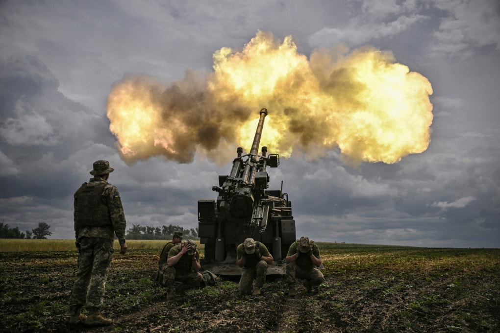 Quân đội Ukraine khai hỏa pháo Caesar 155 mm tại vùng Donbass ngày 15/6. Ảnh: AFP.