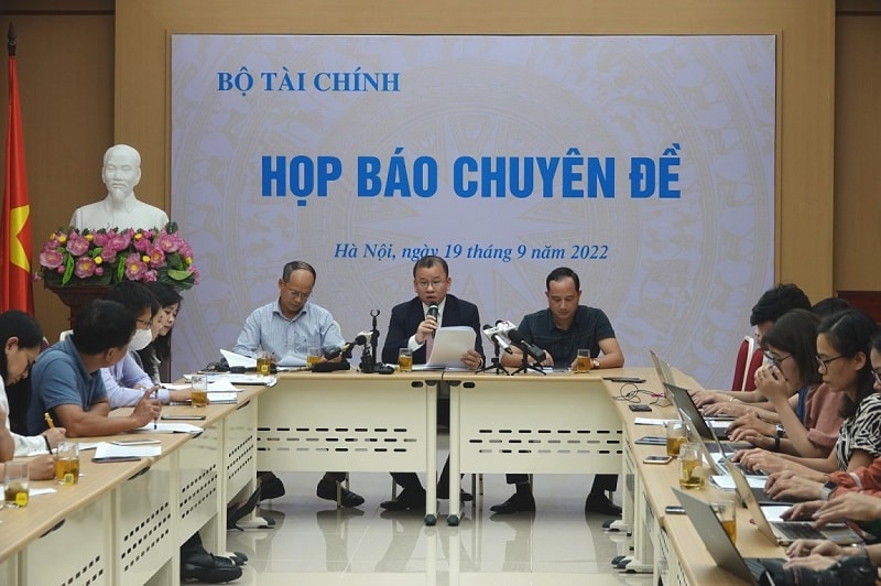 Bộ Tài chính họp báo chuyên đề, công bố các quy định mới cần lưu ý trong Nghị định số 65/2022/NĐ-CP sửa đổi, bổ sung một số điều của Nghị định số 153/2020/NĐ-CP