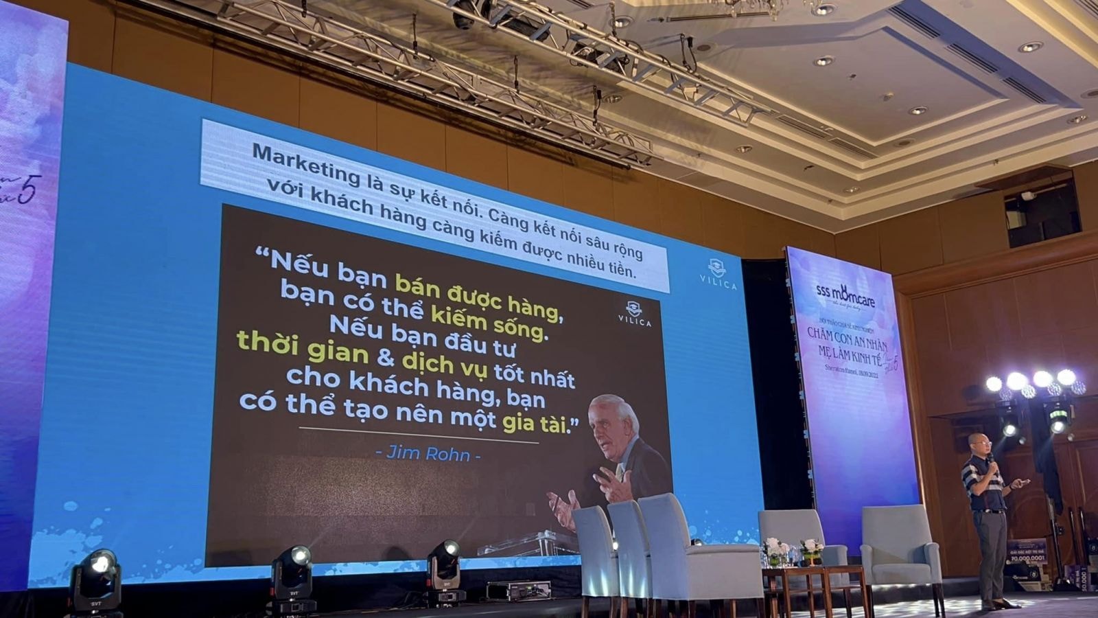 Tại chương trình, các chuyên gia từ các nền tảng truyền thông, thương mại điện tử đã có những chia sẻ bổ ích về tư duy và công cụ bán hàng
