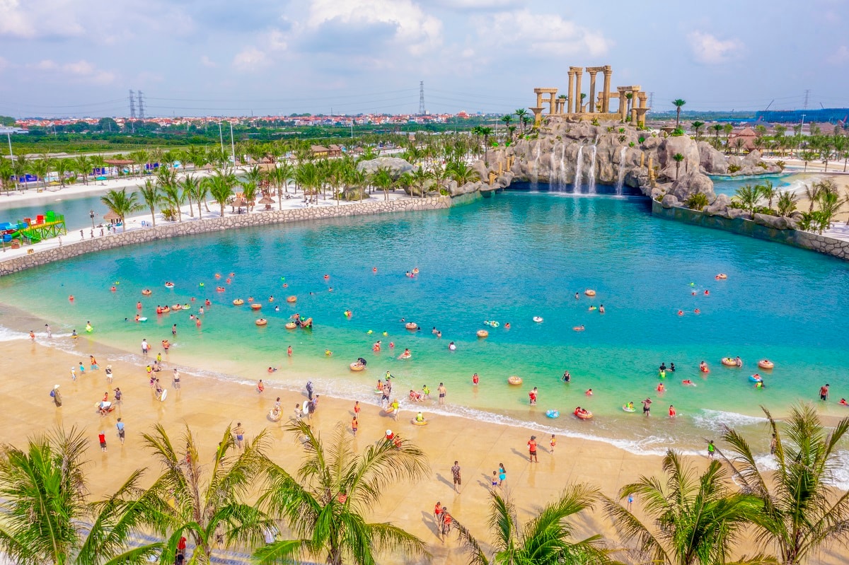 Kỳ quan đô thị Royal Wave Park không chỉ mang tới cho cư dân một tiện ích đẳng cấp mà còn hứa hẹn trở thành điểm đến hấp dẫn bậc nhất khu vực phía Đông Thủ đô - tạo nên sự sôi động, sầm uất cho đại đô thị trong tương lai ngay sau khi bàn giao. 