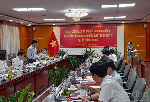 cuộc làm việc của Đoàn công tác của Ban Chỉ đạo Trung ương khảo sát việc thực hiện Nghị quyết 09-NQ/TW tại Bộ Công Thương. Ảnh: Nguyễn Việt
