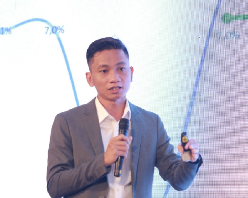 CEO WiGroup chia sẻ tại tọa đàm. (Ảnh: Vietnambiz)