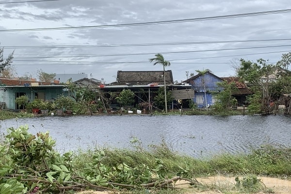 Vùng Đông Quảng Nam gặp nhiều khó khăn trong công tác ứng phó với bão, lũ.