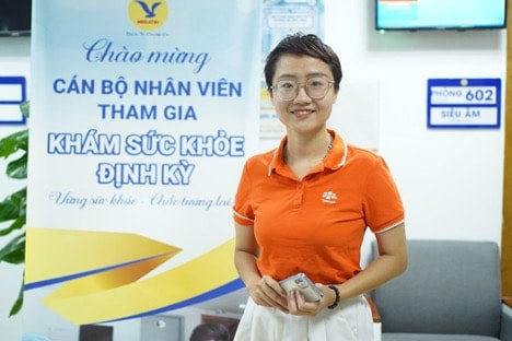 Không giấu được sự hân hoan và vui mừng, chị Nguyễn Phương Linh - Nhân viên Công ty Cổ phần Viễn thông FPT chia sẻ: “Khám sức khỏe định kỳ cho các CBNV là việc vô cùng cần thiết đối với mỗi doanh nghiệp. Đây không phải là lần đầu tiên chúng tôi lựa chọn MEDLATEC. Mỗi lần sử dụng dịch vụ tại đây, chúng tôi luôn được đón tiếp và tư vấn rất nhiệt tình. MEDLATEC thực sự là một địa chỉ đáng tin cậy để người dân trao gửi sức khỏe”