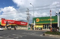 WinMart “ngược lối” Bách Hóa Xanh