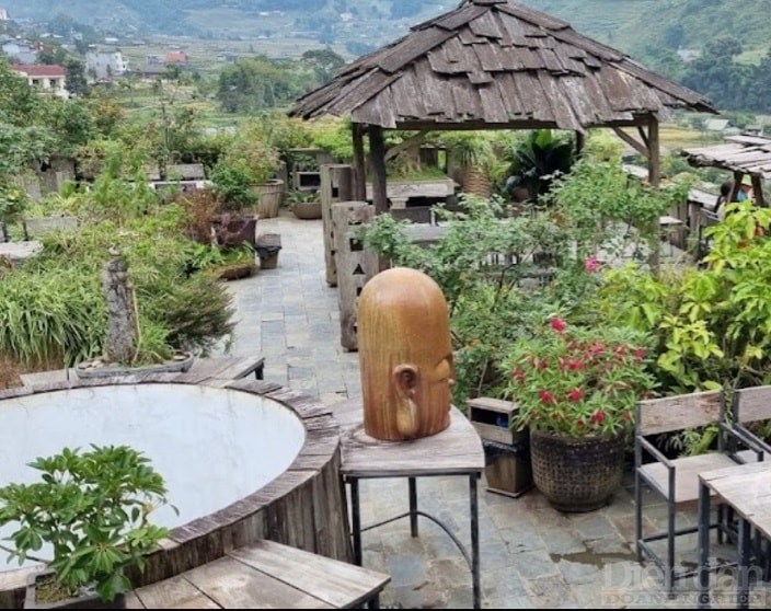 Một địa điểm tắm lá thuốc của người Dao