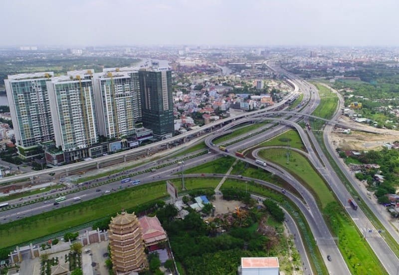 Chính phủ đang tăng tốc chi tiêu cho cơ sở hạ tầng, do đó tăng trưởng của hoạt động xây dựng đã tăng từ mức 3.7% so với cùng kỳ.