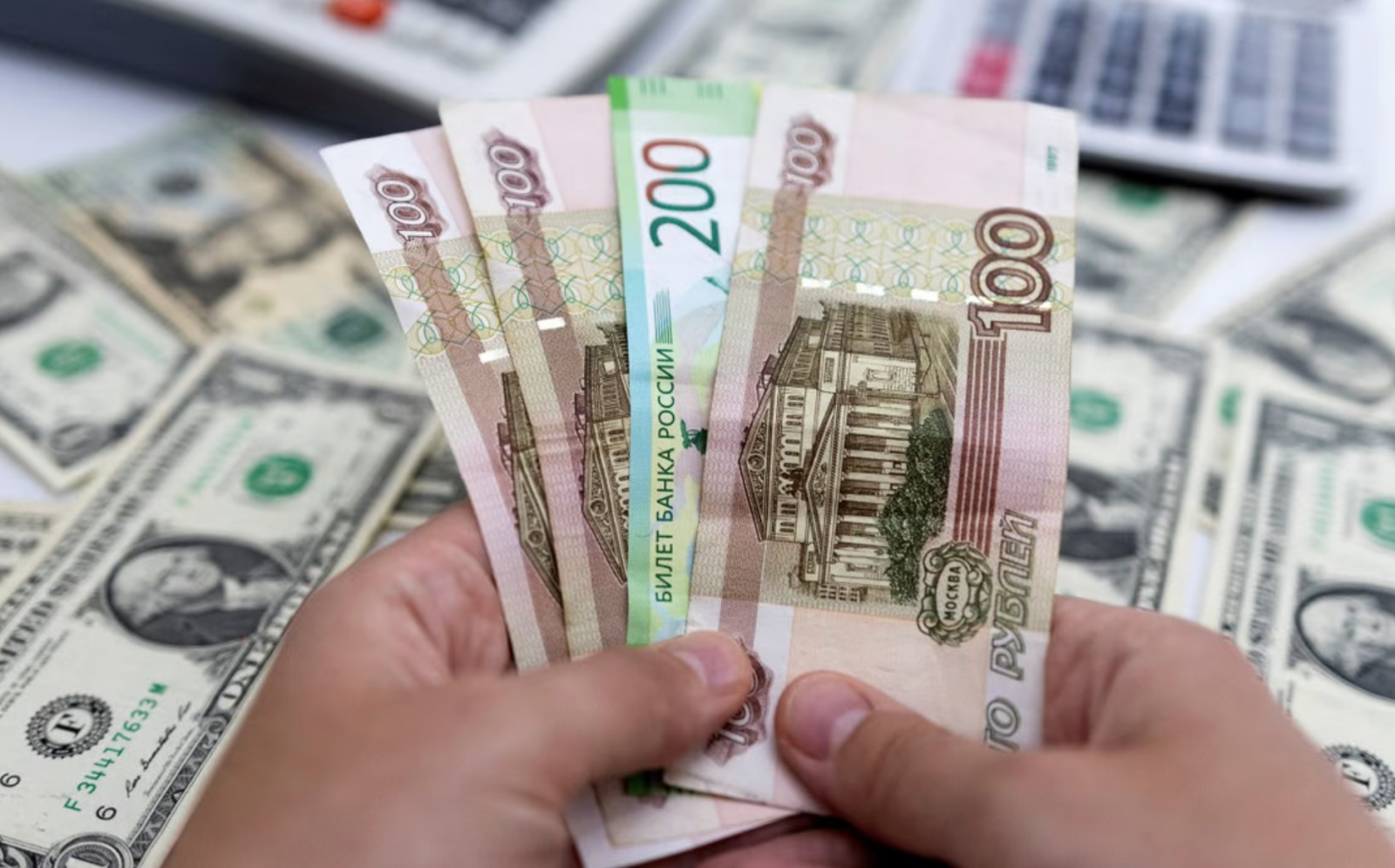 Nga đã buộc phải giải quyết các giao dịch bằng đồng Nhân dân tệ nhiều hơn sau khi bị phương Tây áp dụng biện pháp trừng phạt tài chính liên quan đến xung đột với Ukraine (ảnh: Reuters)