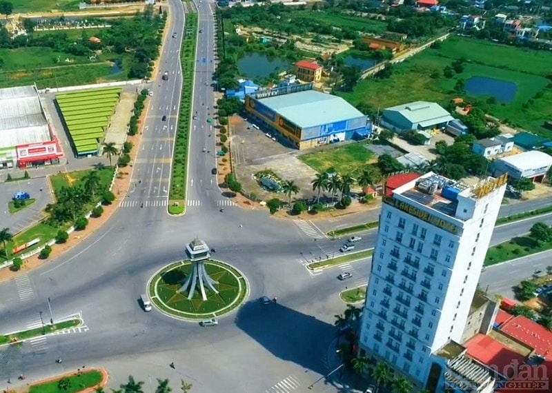 trong hơn 10 năm qua, Nam Định đã chủ động tập trung huy động nhiều nguồn lực đầu tư xây dựng và phát triển đồng bộ kết cấu hạ tầng giao thông, nhất là hạ tầng giao thông đường bộ để tạo điều kiện thuận lợi cho công tác thu hút đầu tư trong và ngoài nước