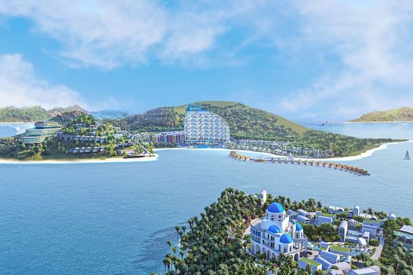 ông Trần Hữu Thế - Chủ tịch UBND tỉnh Phú Yên cho biết: Phú Yên đã có chương trình hành động về đầu tư phát triển du lịch giai đoạn 2021 - 2025, phấn đấu trở thành ngành kinh tế mũi nhọn của tỉnh vào năm 2030; UBND tỉnh đã ban hành kế hoạch vào ngày 8/11/2021 để triển khai thực hiện, trong đó đã đề ra các chỉ tiêu, giải pháp cụ thể. Tuy nhiên, thời gian qua, các dự án đăng ký đầu tư vào lĩnh vực du lịch trên địa bàn Phú Yên rất nhiều, quy mô đăng ký đầu tư rất lớn nhưng số lượng triển khai trên thực tế rất ít.