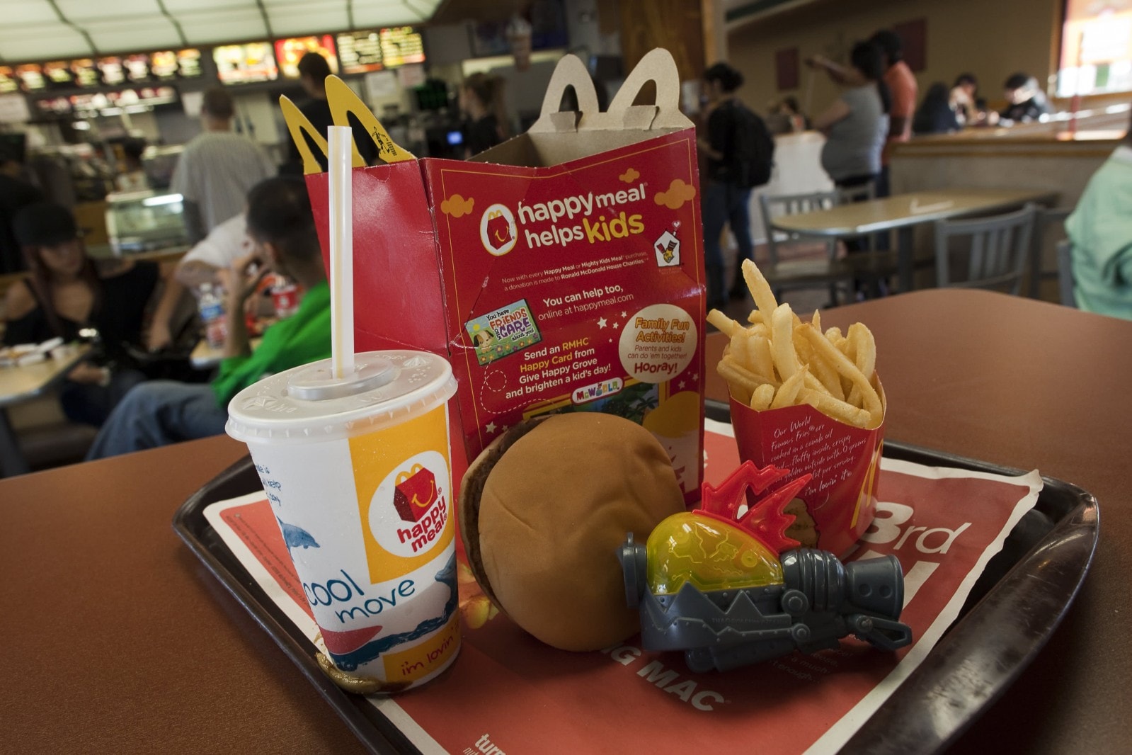Nhân viên McDonald’s mong khách đừng đặt suất ăn Happy Meal nữa