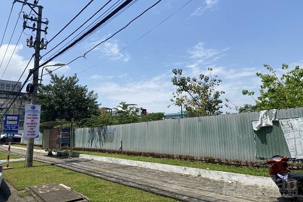 Nhiều khu vực tại TP. Đà Nẵng được xem là đất vàng gia cho chủ đầu tư nhưng lại bỏ hoang suốt nhiều năm.