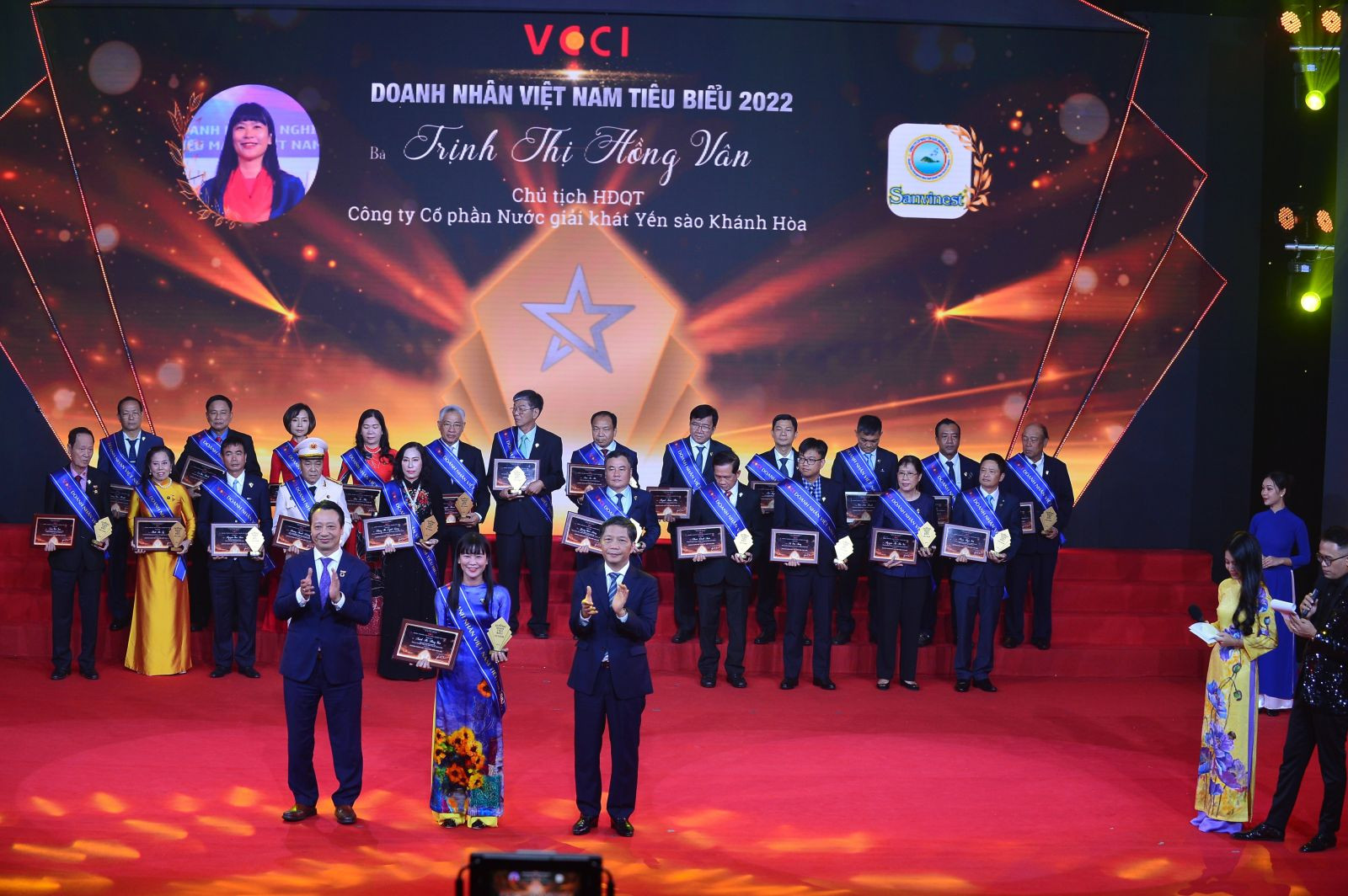 Trịnh Thị Hồng Vân đã được vinh danh vào Top 60 doanh nhân Việt Nam tiêu biểu 2022.