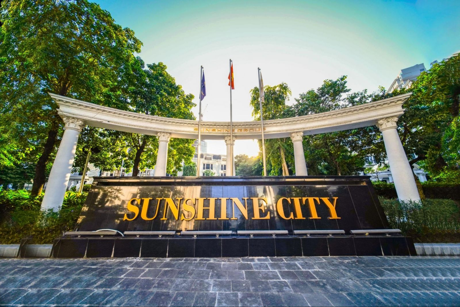 Sunshine City, thành phố Xanh bên nhịp sóng sông Hồng, tọa lạc tại KĐT Nam Thăng Long (Ciputra) được vinh danh KĐT đáng sống trong nhiều năm liênp/tiếp