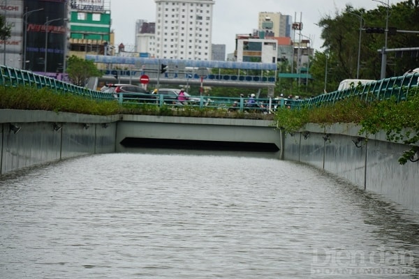 Hầm chui Điện Biên Phủ (quận Thanh Khê) được đầu tư hệ thống bơm lên đến 7 tỉ đồng song lại không thể hoạt động.