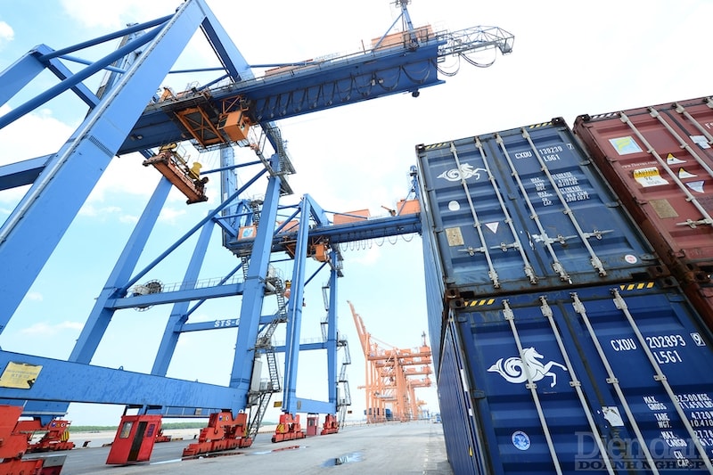 giá cước vận chuyển, giá thuê container trong tháng 10 đã giảm 60% so với mức đỉnh tháng 4.