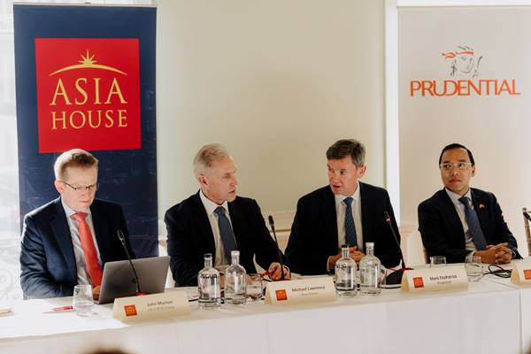 Prudential đã tổ chức một hội nghị bàn tròn về chính sách tại Asia House ở London, với sự tham gia của Đại diện cấp cao Tập đoàn Prudential và ông Nguyễn Hoàng Long, Đại sứ Việt Nam tại Vương Quốc Anh.