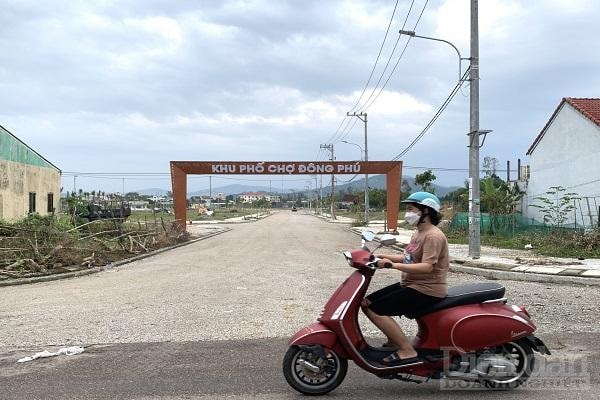 Vẫn còn nhiều vướng mắc tại dự án khu phố chợ Đông Phú, song Chủ đầu tư đã ký kết với các sàn phân phối bất động sản.