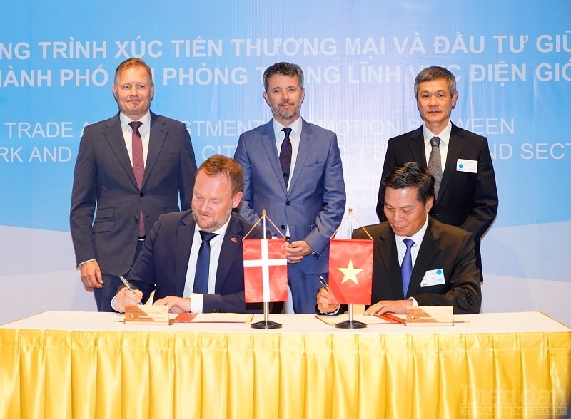 UBND thành phố Hải Phòng và chính quyền thành phố Esbjerg (Đan Mạch) ký kết biên bản ghi nhớ hợp tác trong lĩnh vực năng lượng gió ngoài khơi