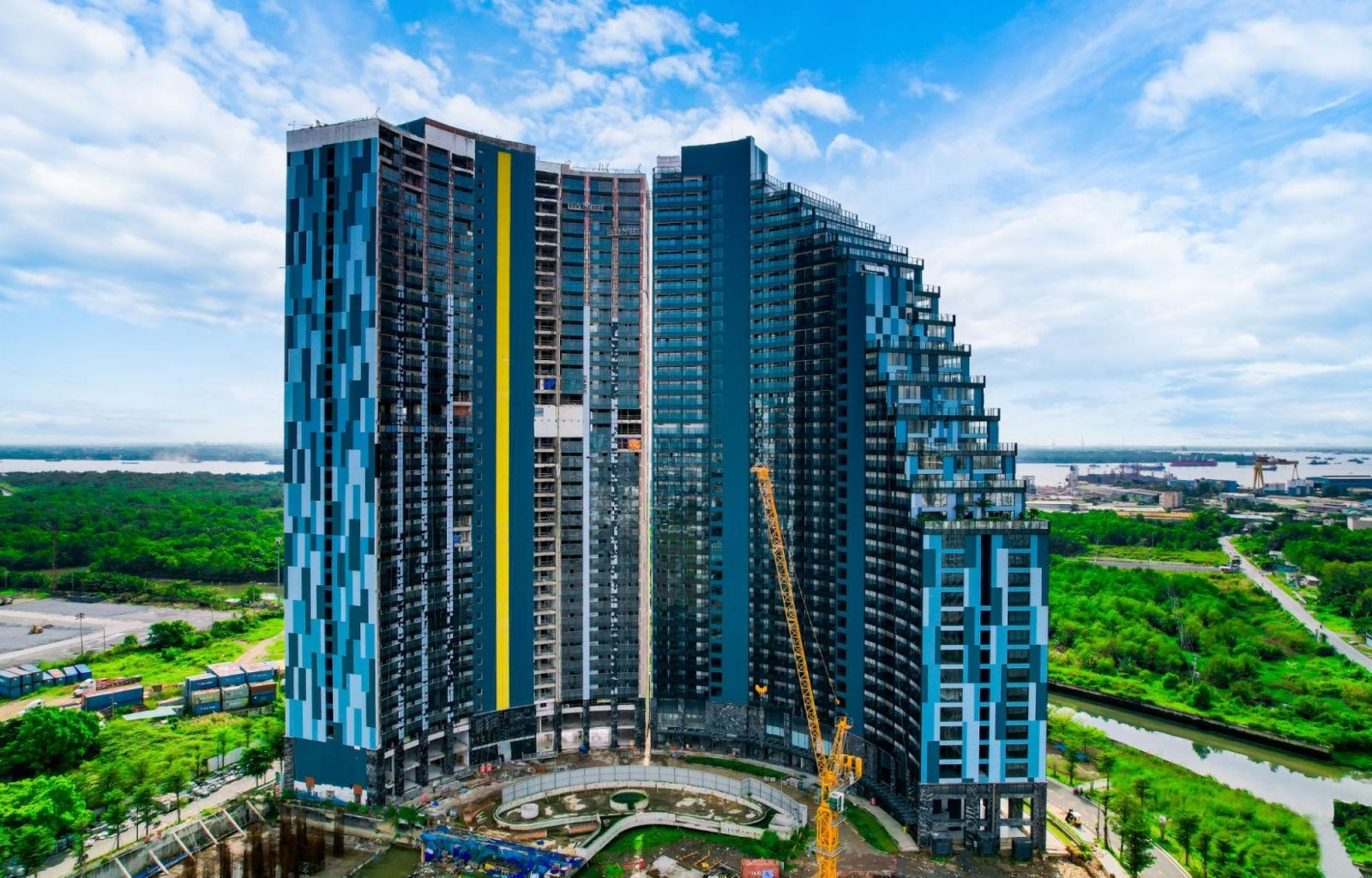 Sunshine Diamond River sẽ cung cấp cho thị trường khoảng hơn 3.000 căn hộ hạng sang, Duplex, Penthouse. 