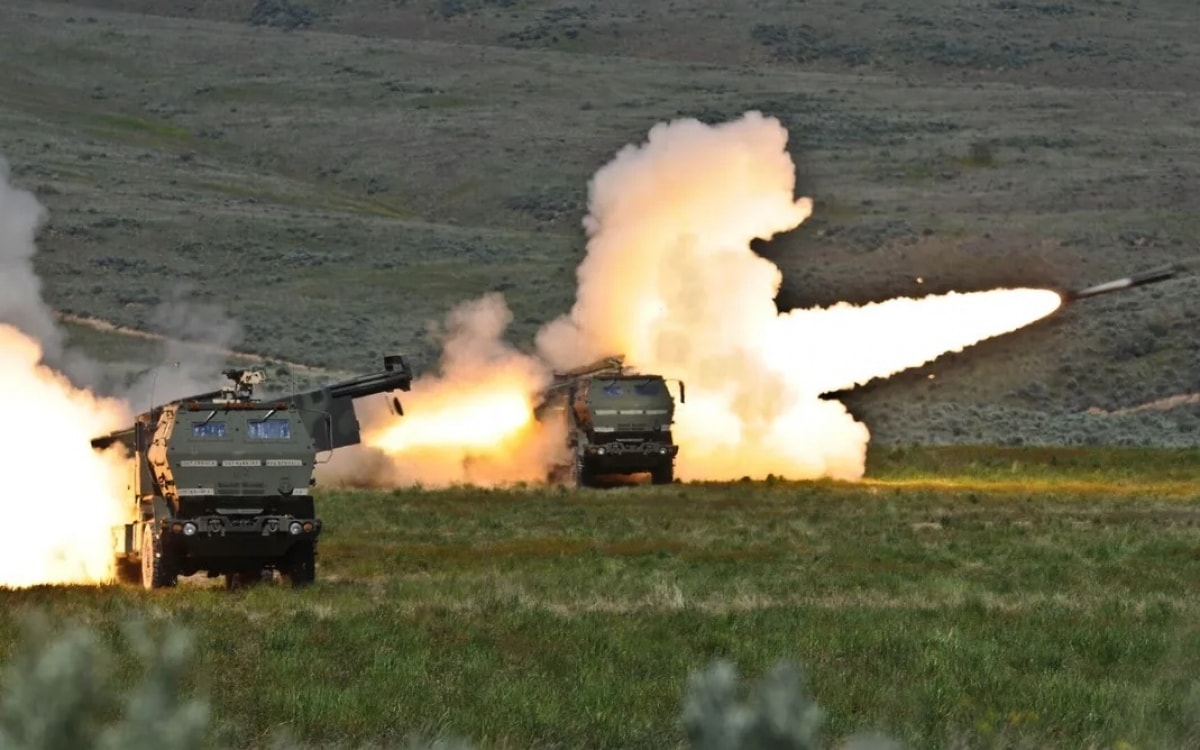 Hệ thống pháo phản lực HIMARS.