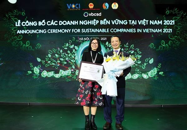 Năm 2021 đánh dấu lần thứ ba BAT Việt Nam được vinh danh trong danh sách 100 Doanh nghiệp Bền vững Việt Namdo Hội đồng Doanh nghiệp vì sự phát triển bền vững Việt Nam (VBCSD) bình chọn.