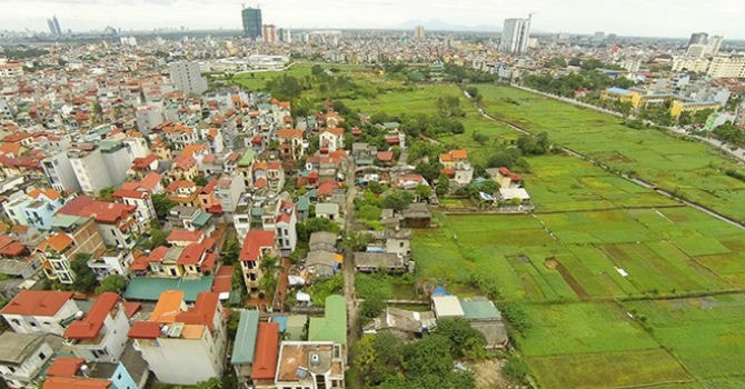 Đô thị hóa là quá trình tất yếu tại các vùng ngoại ô Hà Nội, quá trình này làm thay đổi cấu trúc không gian, cảnh quan tại vùng nông thôn của thành phố là không thể tránh khỏi. Theo các chuyên gia đô thị, cần phải đưa ra các giải pháp và định hướng cho tổ chức không gian kiến trúc cảnh quan tại các huyện của TP Hà Nội là hết sức cấp thiết.