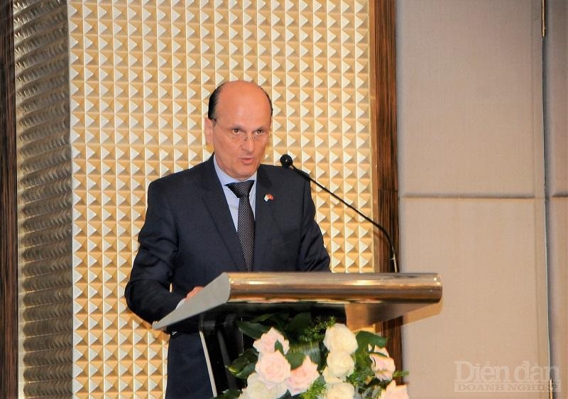 ông Luis Pablo Mari’a Beltramino – Đại sứ Argentina tại Việt Nam phát biểu tại buổi Giao lưu - Ảnh: Đình Đại.