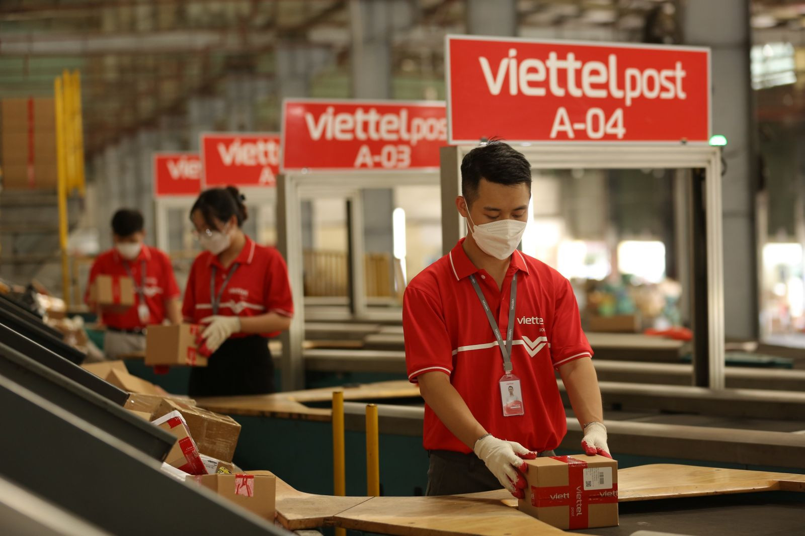 Tổng Công ty Cổ phần Bưu chính Viettel (Viettel Post) đã tập trung đẩy mạnh các hoạt động sản xuất kinh doanh, nâng cao chất lượng sản phẩm, gia tăng trải nghiệm khách hàng.