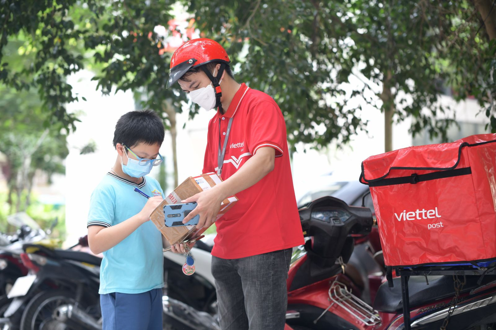 lĩnh vực Chuyển phát trong nước và quốc tế là một trong những dịch vụ lõi của Viettel Post, doanh thu hợp nhất đạt hơn 25.000 tỷ đồng, tăng 37% so với cùng kỳ năm 2021.