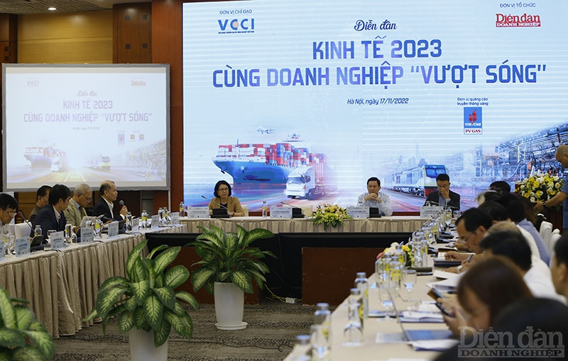 Diễn đàn “Kinh tế 2023: Cùng doanh nghiệp “vượt sóng”” do Tạp chí Diễn đàn Doanh nghiệp tổ chức ngày 17/11.