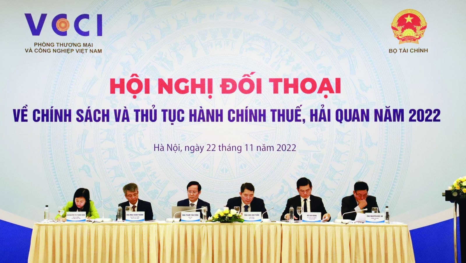  Thông qua Hội nghị “Đối thoại về chính sách và thủ tục hành chính thuế - hải quan 2022”, Bộ Tài chính sẽ tiếp tục lắng nghe những góp ý của cộng đồng doanh nghiệp để tiếp tục hoàn thiện.