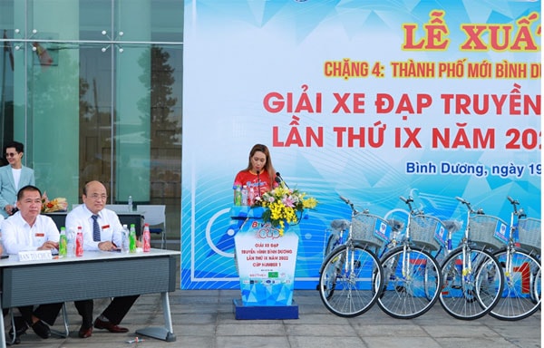  Đại diện Tập đoàn Tân Hiệp Phát và Nhãn hàng Number 1 phát biểu tại buổi bế mạc trao giải