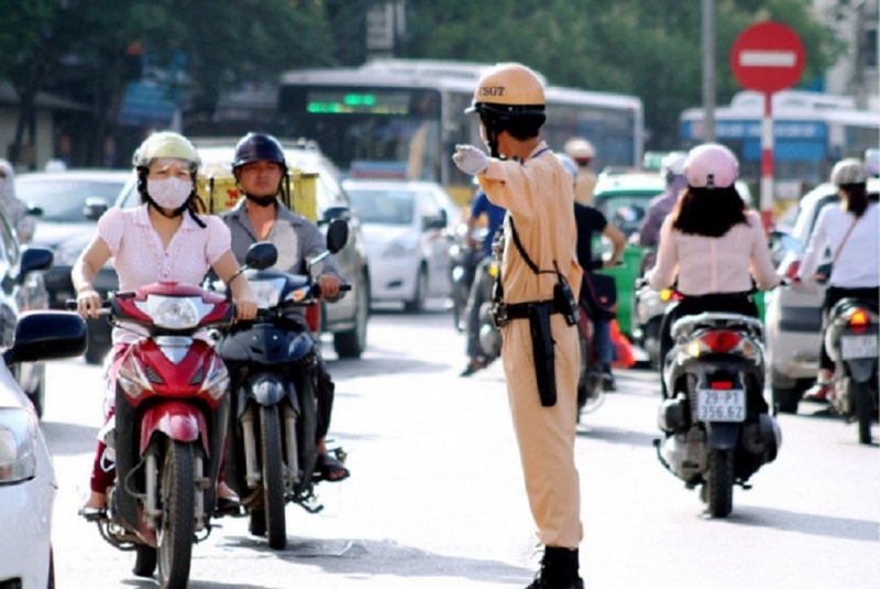 nhiều ý kiến cho rằng, thay vì bảo hiểm bắt buộc, nên chuyển sang tự nguyện - Ảnh minh họa: TKL