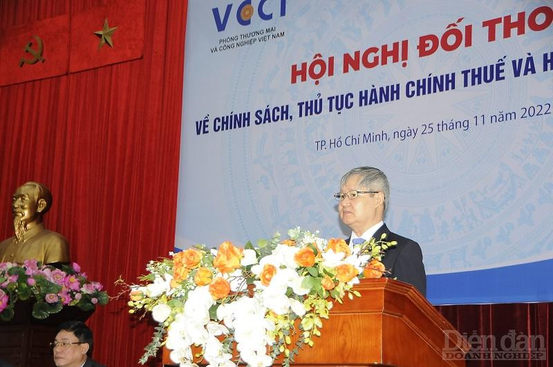 Phó Chủ tịch VCCI Võ Tân Thành phát biểu tại Hội nghị - Ảnh: Đình Đại.