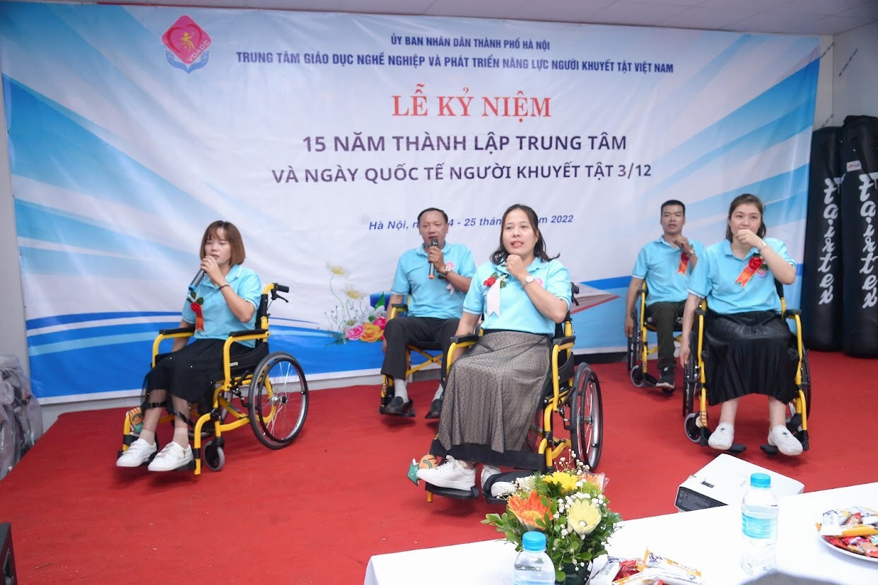Trung tâm Giáo dục nghề nghiệp và Phát triển năng lực người khuyết tật Việt Nam kỷ niệm 15 năm thành lập
