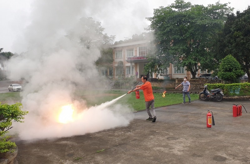 Huấn luyện nghiệp vụ PCCC, đảm bảo an toàn cháy nổ tại Công ty Công nghiệp hóa chất mỏ Việt Bắc Micco (ảnh báo Quảng NInh)