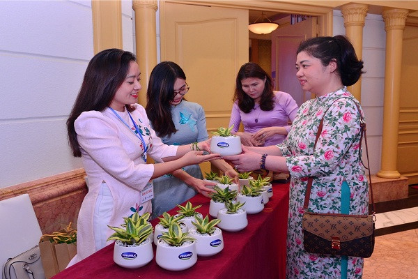 Tại sự kiện, Vinamilk đã gửi tặng những người tham dự cây xanh nhằm lan tỏa tình yêu thiên nhiên và bảo vệ môi trường tới cộng đồng.