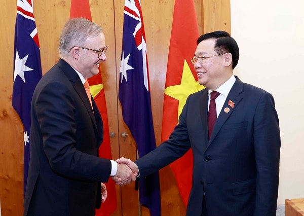 Chủ tịch Quốc hội Vương Đình Huệ và Thủ tướng Australia Anthony Albanese. Ảnh: Doãn Tấn